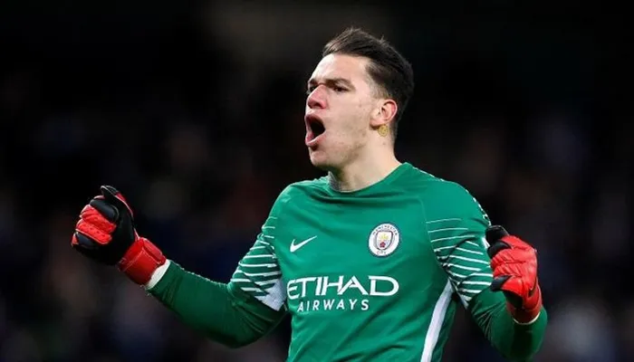 إيدرسون ينفي انتقاله إلى الدوري السعودي