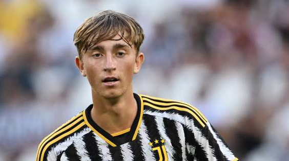 تفاصيل عرض بورنموث لضم ديان هويسين