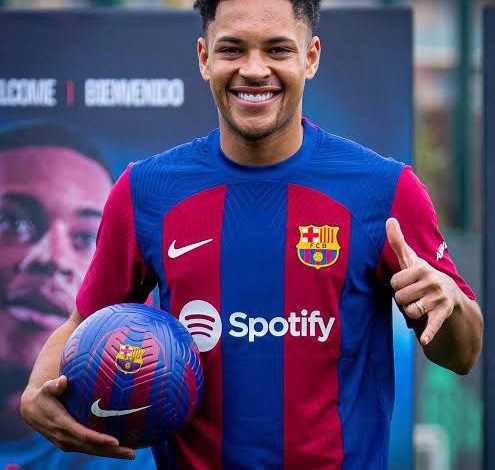 رومانو: الهلال السعودي تواصل مع برشلونة لضم روكي