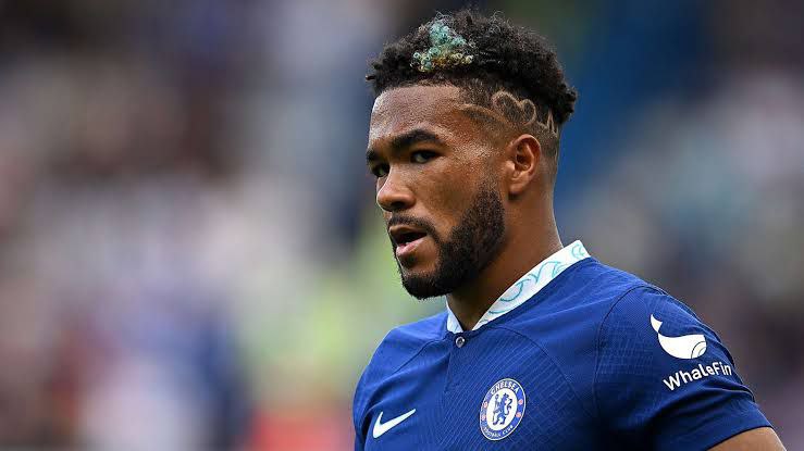 لاعب تشيلسي يحظر من العاصفة العنصرية التي يتعرض لها زميله