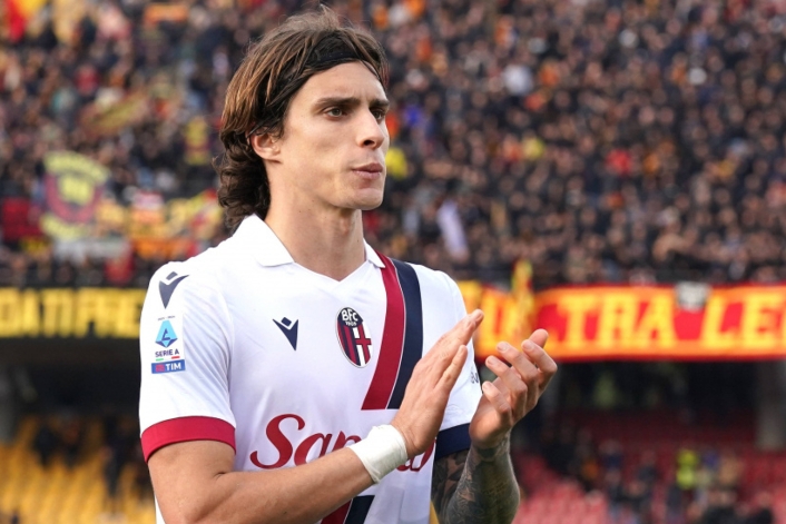 أرسنال يتفق مع بولونيا لضم ريكاردو كالافيوري