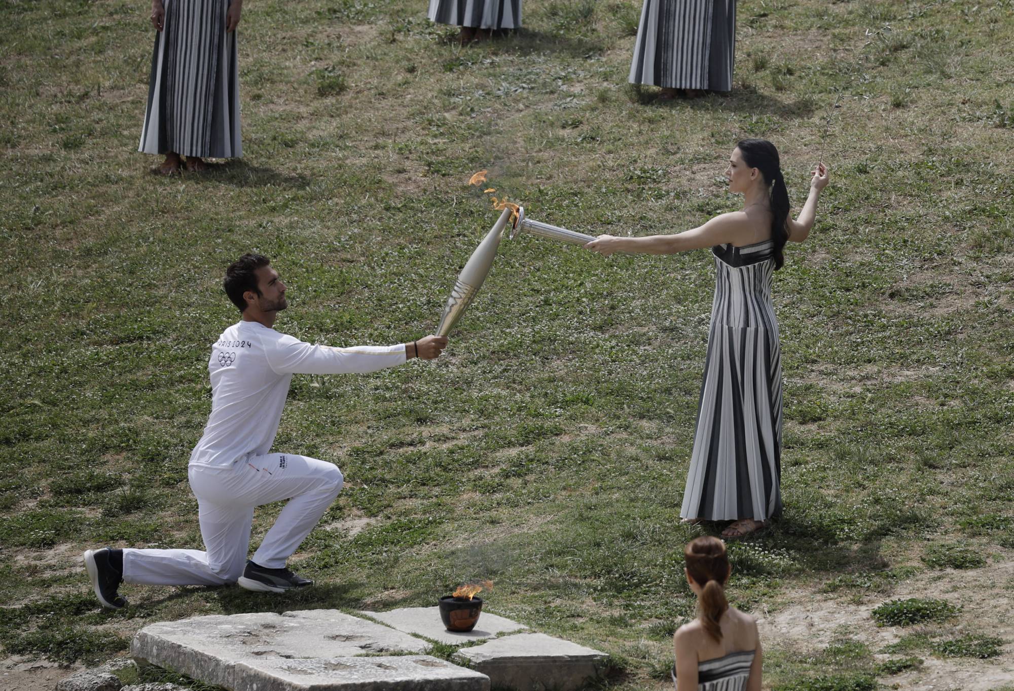 إشعال شعلة الألعاب الأولمبية 2024 في باريس.. بداية مراسم استعدادات تاريخية