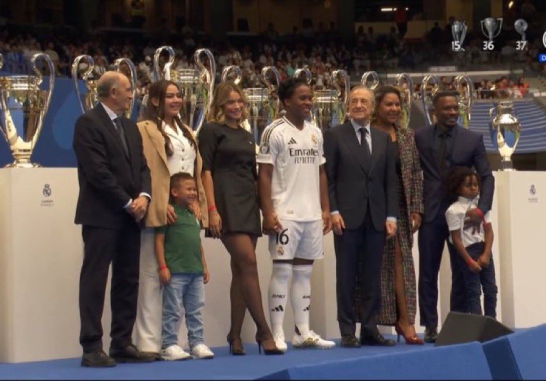 إندريك ينضم رسميًا إلى ريال مدريد ويبهر جماهير بيرنابيو