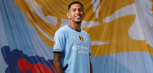 من هو البرازيلي سافيو جناح مانشستر سيتي الجديد؟