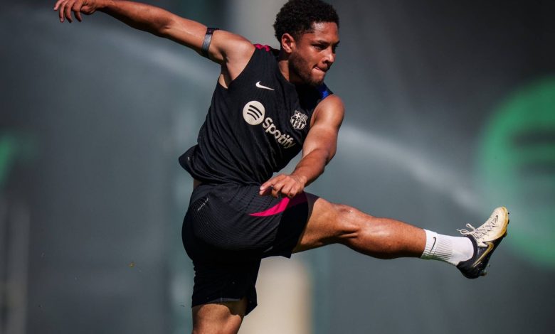 الهلال يقدم عرضاً لفيتور روكي ويستهدف حارس مرمى فالنسيا