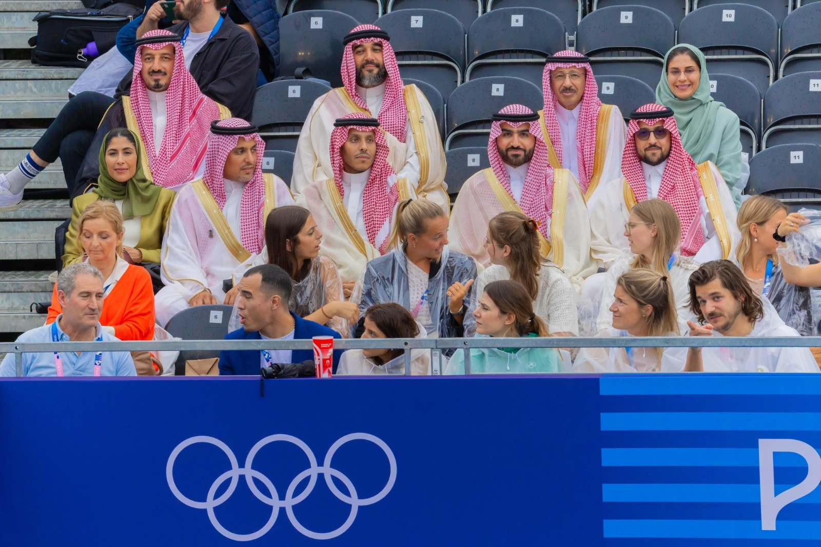 بالشماغ والبشت والدراعة.. حضور السعودية في افتتاح دورة الألعاب الأولمبية الـ33 في باريس