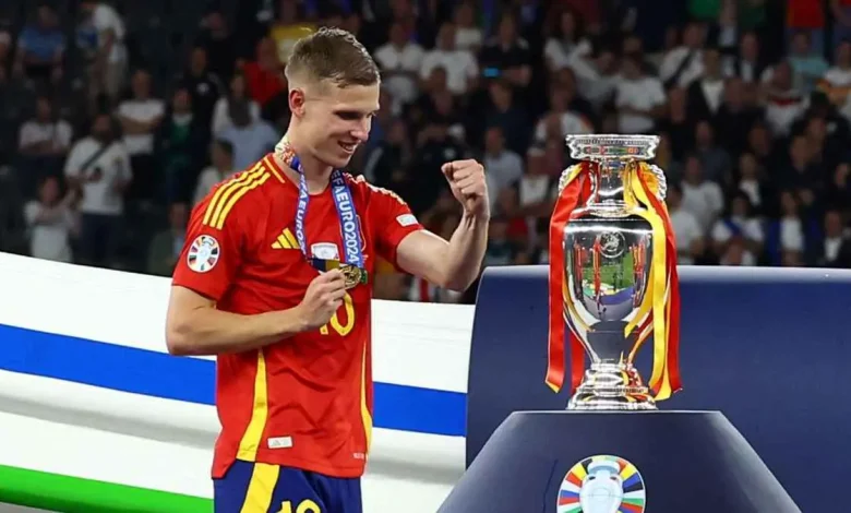 برشلونة يقدم عرضًا رسميًا لداني أولمو خلال سوق الانتقالات الصيفية