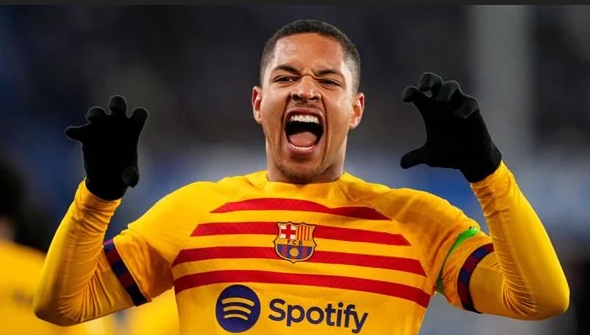 برشلونة يوافق على بيع فيتور روكي للهلال السعودي