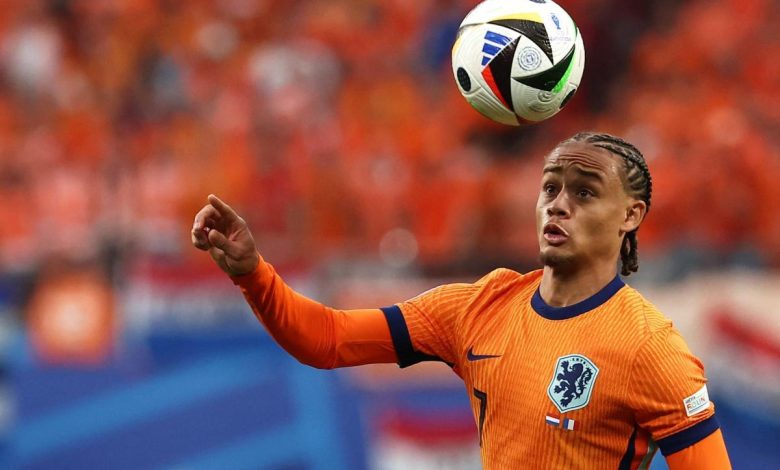 تشافي سيمونز يقترب من حسم مستقبله بين باريس سان جيرمان ولايبزيج