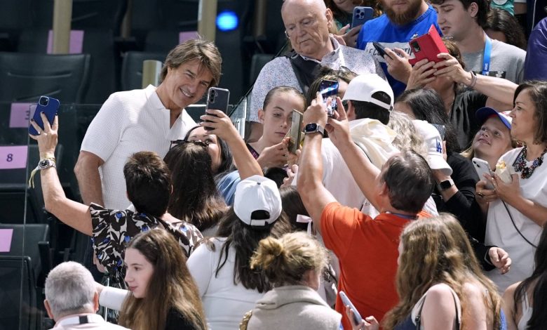 توم كروز وأريانا غراندي وجيسيكا شاستاين يحضرون منافسات الجمباز في أولمبياد باريس 2024