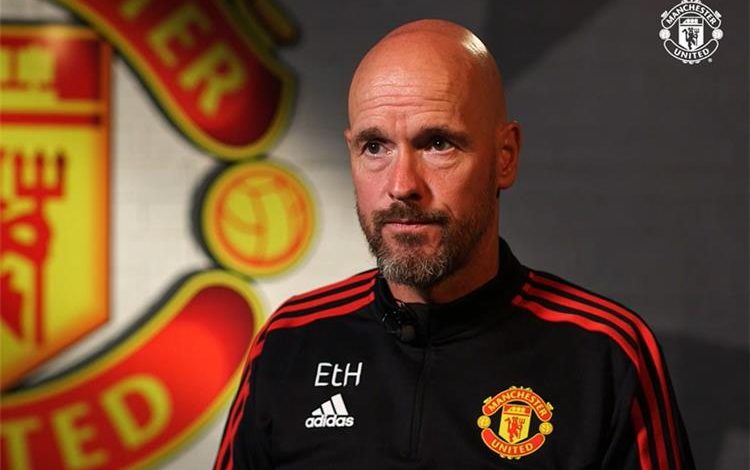 مانشستر يونايتد يحسم الجدل بشأن مستقبل تين هاج مع أرسنال