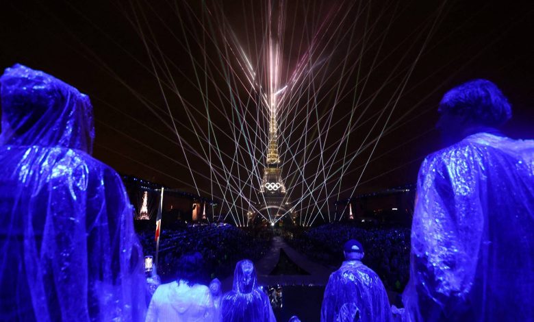 حفل افتتاح أولمبياد باريس 2024 تحت الأمطار.. عروض مبهرة وتحديات أمنية