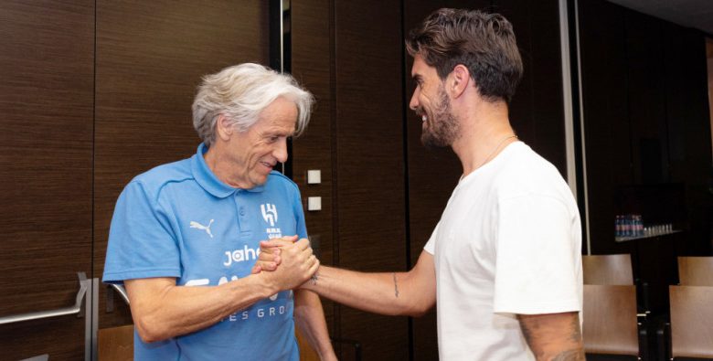 روبن نيفيز ينضم لمعسكر الهلال في النمسا استعدادًا للموسم الجديد