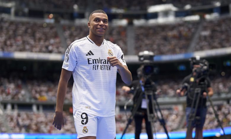 أنشيلوتي يكشف عن تصوره لمشاركة كيليان مبابي في هجوم ريال مدريد