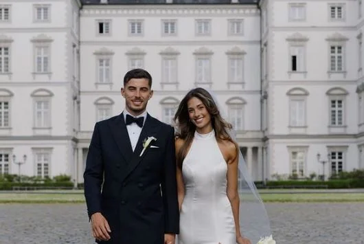 قبل الموسم الجديد.. زفاف مهاجم أرسنال كاي هافرتز وصوفيا ويبر