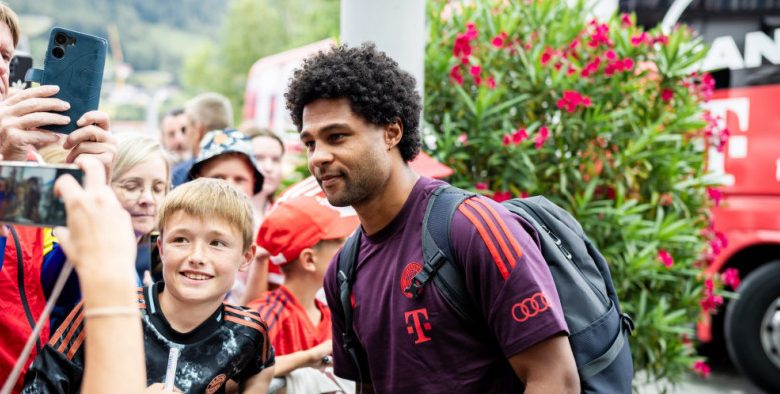 سيرجي جنابري ينفي تكهنات رحيله عن بايرن ميونيخ