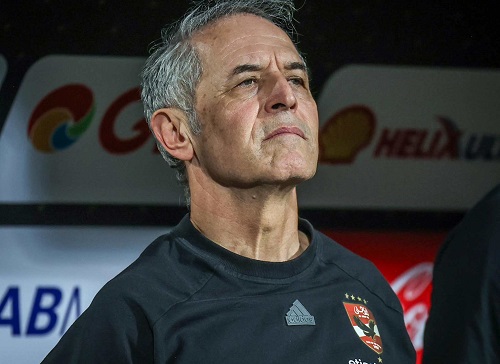 أزمة بين نجم الأهلي المصري والمدير الفني.. وكولر يرفض الصلح