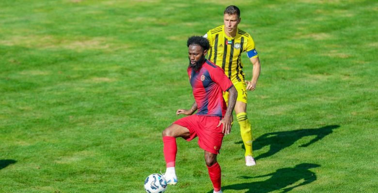 كونترا يعتمد على خط دفاع محلي في مباراة تجريبية لضمك