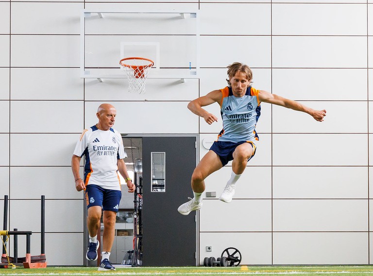 لوكا مودريتش يعود لتدريبات ريال مدريد استعدادًا للموسم الجديد 2024-2025