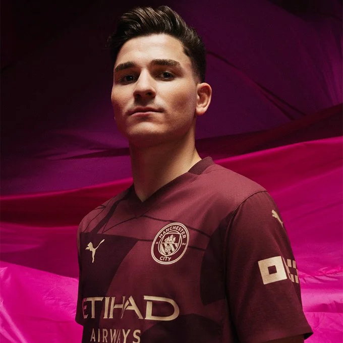 مانشستر سيتي يكشف عن الطاقم الثالث ويستعد لموسم 2024-2025