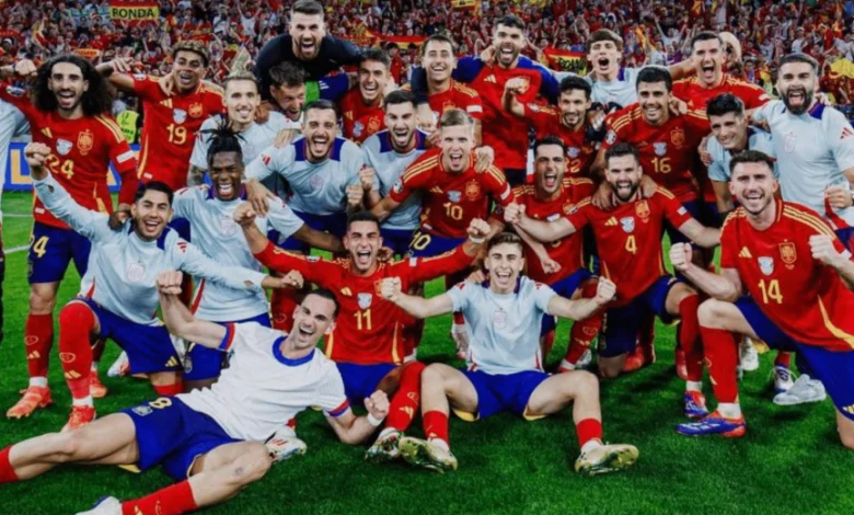 منتخب إسبانيا يتوج بلقب بطولة أوروبا تحت 19 عاماً بعد فوزه على فرنسا