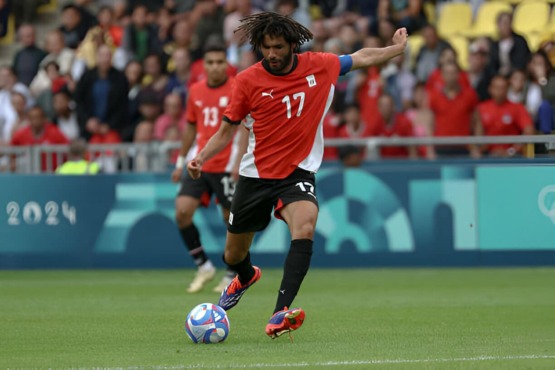 والد محمد النني يعبر عن سعادته بأداء نجله في البطولة وينفى وجود عرض من الجزيرة الإماراتي