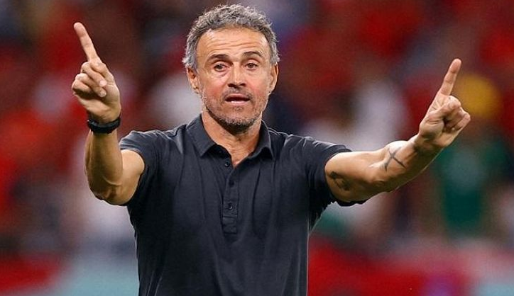 إنريكي: 16 نجمًا يضيئون صفوف باريس سان جيرمان