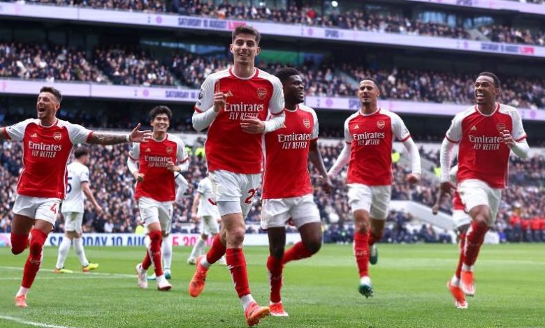 ساكا يقود هجوم أرسنال أمام برايتون في الدوري الإنجليزي