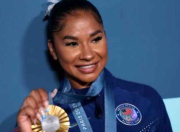 سحب الميدالية البرونزية من لاعبة الجمباز الأمريكية جوردان تشيليز