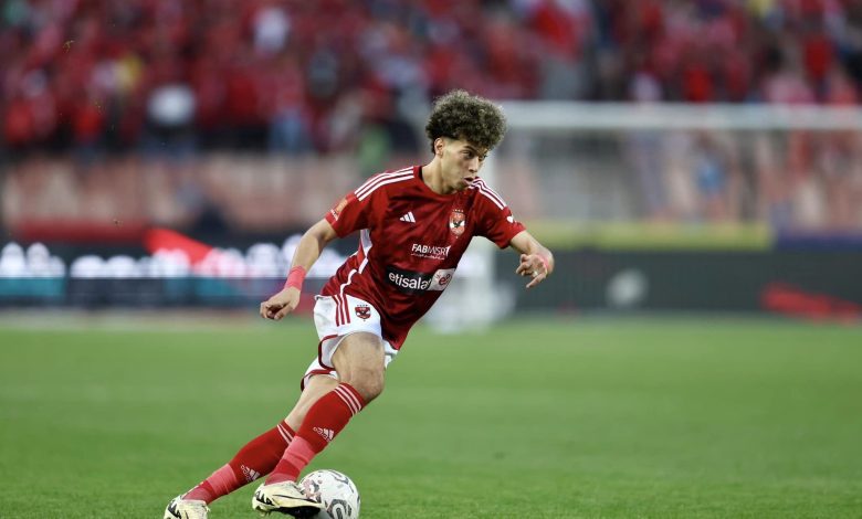 عاشور يؤدي مناسك العمرة قبل الانضمام إلى معسكر منتخب مصر