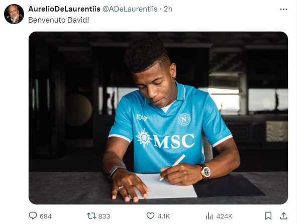 ترحيب دي لورينتيس بنيريس في نابولي