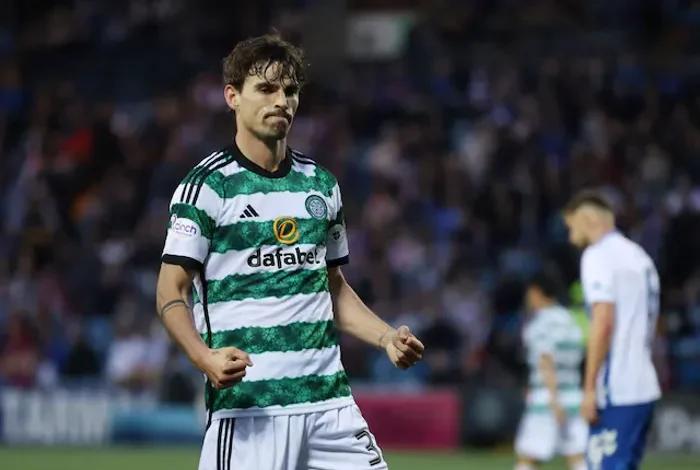 برايتون الإنجليزي يضم لاعب الوسط الدنماركي أوريلي