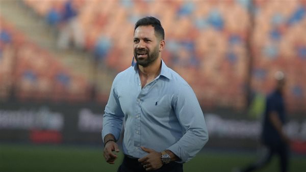 حسني عبدربه مشرفًا على الكرة بنادي الإسماعيلي