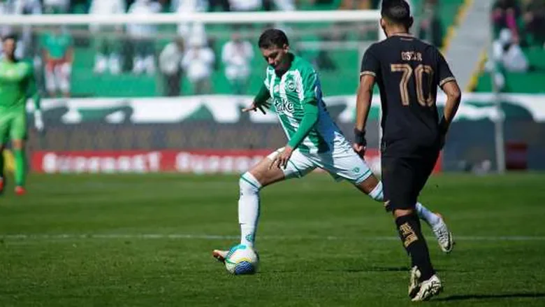 في الجولة 25 للدوري البرازيلي، مباراتان منتظرتان تشملان فلامنجو وكورينثيانز