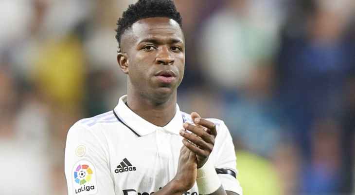 فينيسيوس يرفض عرضًا مغريًا من نادٍ سعودي