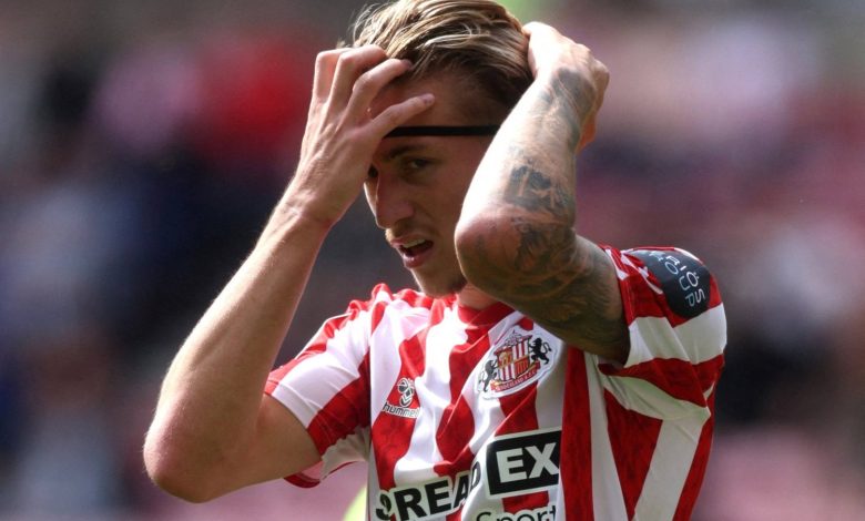 إبسويتش يبرم عقدًا مع المهاجم كلارك