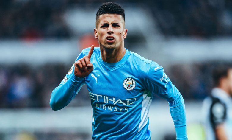 الهلال السعودي يسعى بقوة للتعاقد مع كانسيلو من مانشستر سيتي