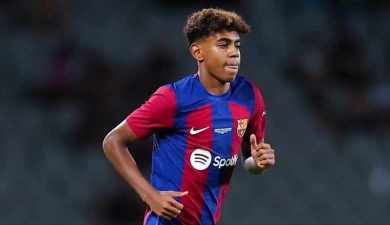 غموض حول مشاركة لامين يامال أمام فالنسيا بسبب والده