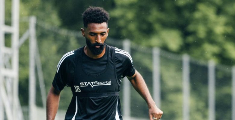 فرص بقاء البريكان وحامد والعمار مع الأهلي تتضاءل