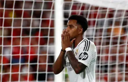 شاهد.. ريال مدريد يتأخر أمام لاس بالماس بهدف في الشوط الأول