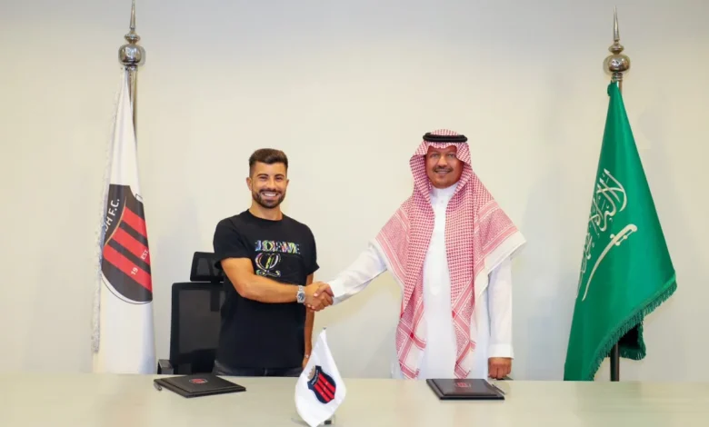 الرياض يعلن التعاقد مع توزي وبايش