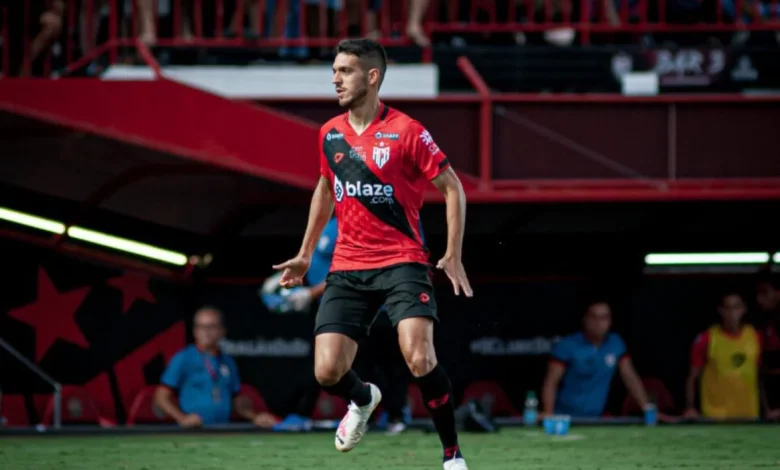 الرياض يتعاقد رسميًا مع المدافع البرازيلي لوكاس كال