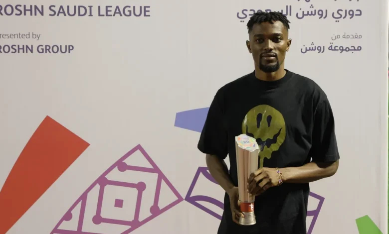 الرياض يتعاقد مع الغاني مينساه لتعزيز خط الوسط