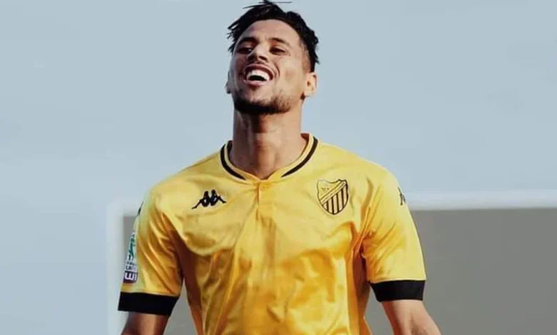 هداف الفاسي يغلق سوق الانتقالات للجيش الملكي