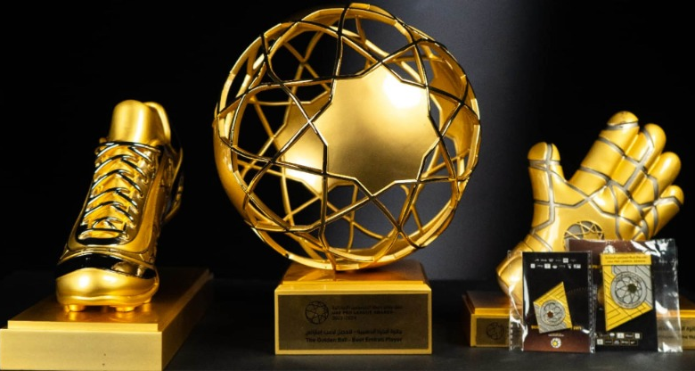 مزاد لبيع نسخة مقلدة من جوائز الحفل السنوي لرابطة المحترفين