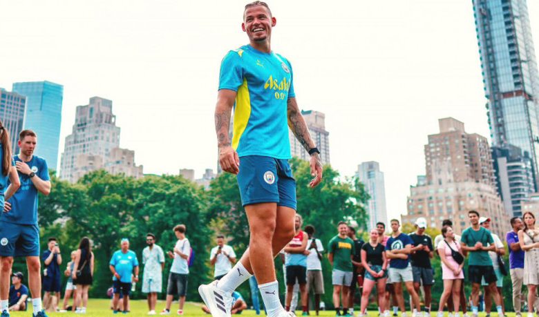 أبسويتش تاون يقترب من استعارة كالفين فيليبس من مانشستر سيتي