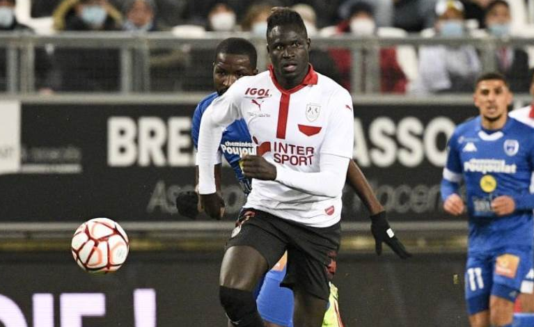 أليو بادجي يفسخ عقده مع بوردو الفرنسي