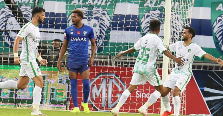 أهلي جدة يستعد لمواجهة الهلال في كأس الدرعية.. فوز وحيد يفصل بين الجيلين