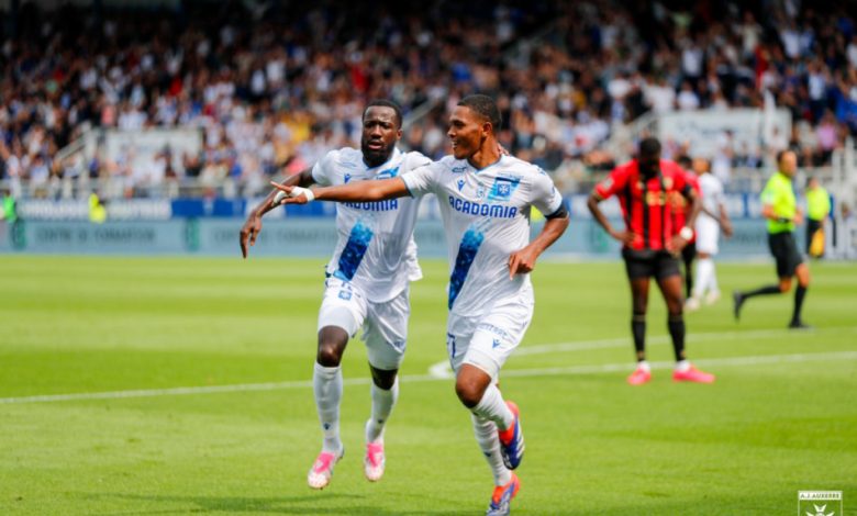 أوكسير يفاجئ نيس بفوز قاتل في افتتاح الدوري الفرنسي