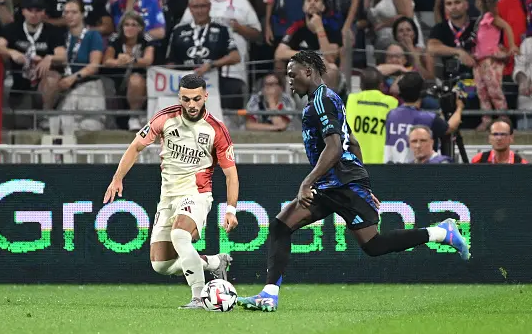 أولمبيك ليون يحقق أول انتصار له بالدوري الفرنسي أمام ضيفه ستراسبورج بنتيجة 4-3!